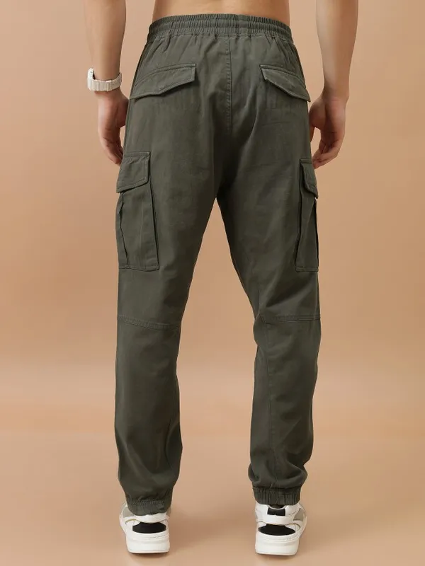  Highlander Men Olive Regular Fit Solid Casual Trousers