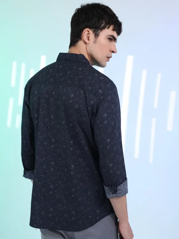  Highlander Men Navy Blue Printed Slim Fit Casual Shirts