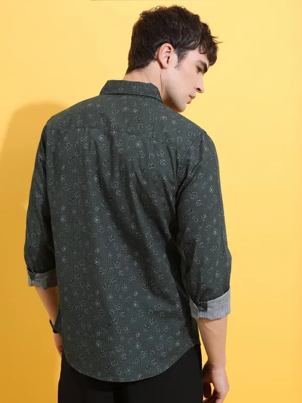 Men Slim Fit Casual Shirt