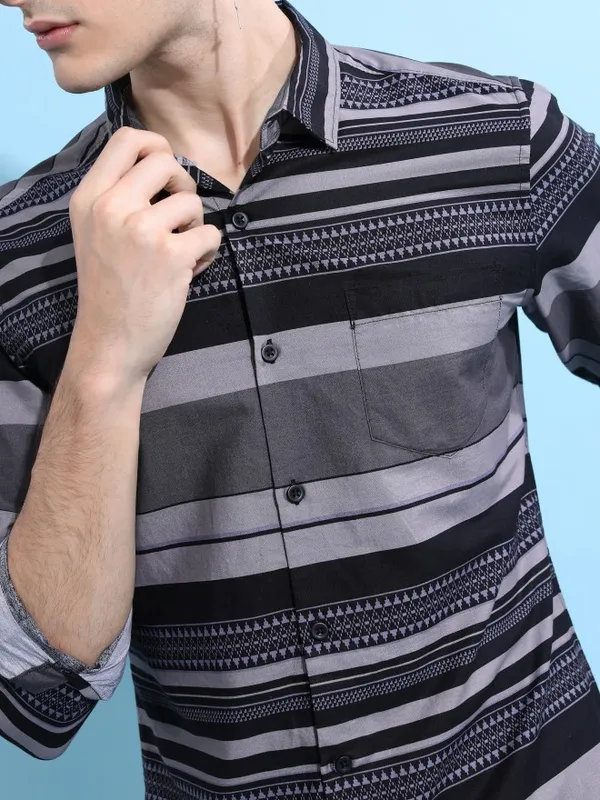 Men Slim Fit Casual Shirt