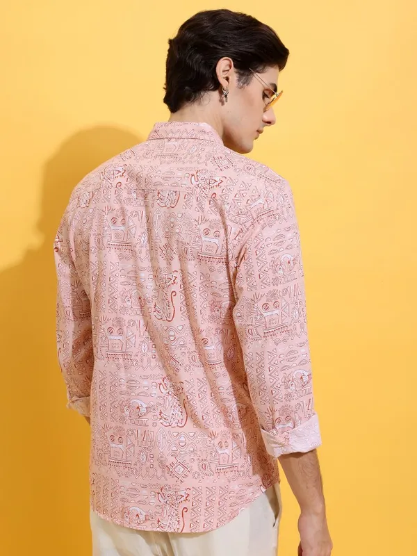  Highlander Men Peach Printed Slim Fit Casual Shirts
