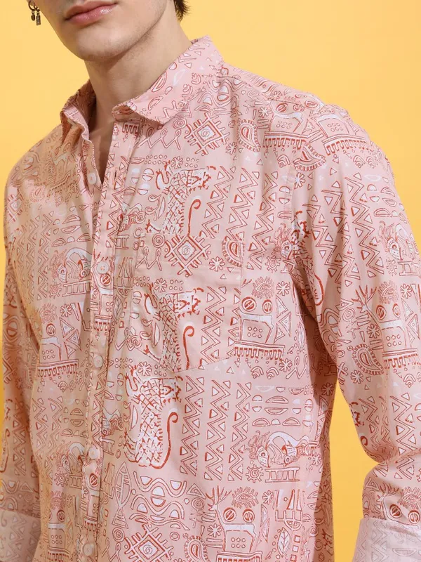  Highlander Men Peach Printed Slim Fit Casual Shirts