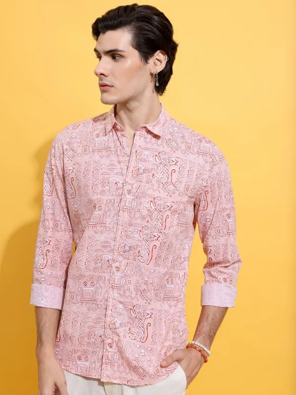  Highlander Men Peach Printed Slim Fit Casual Shirts
