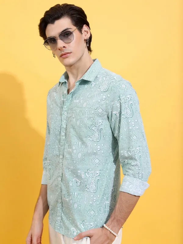  Highlander Men Turquoise Printed Slim Fit Casual Shirts