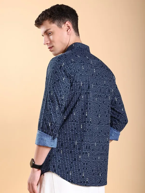  Highlander Men Navy Blue Printed Slim Fit Casual Shirts