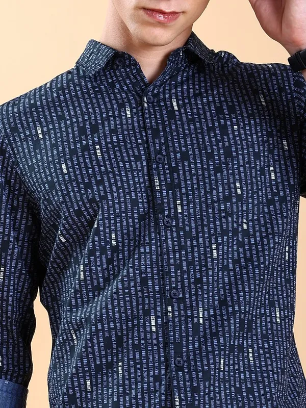  Highlander Men Navy Blue Printed Slim Fit Casual Shirts