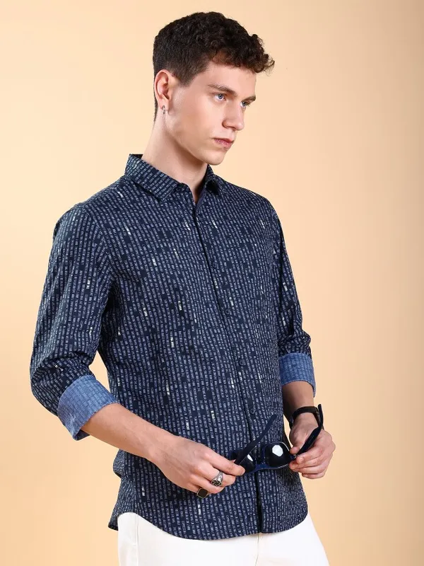  Highlander Men Navy Blue Printed Slim Fit Casual Shirts