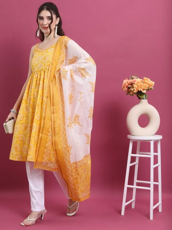  Ketch Women Yellow Printed Kurta Sets
