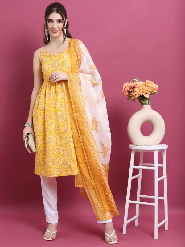  Ketch Women Yellow Printed Kurta Sets