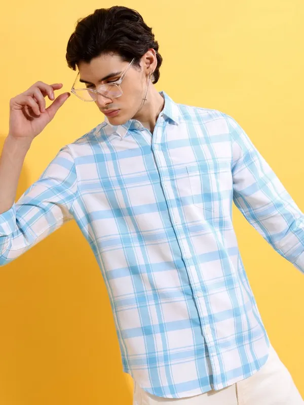  Highlander Men Blue Checked Slim Fit Casual Shirts