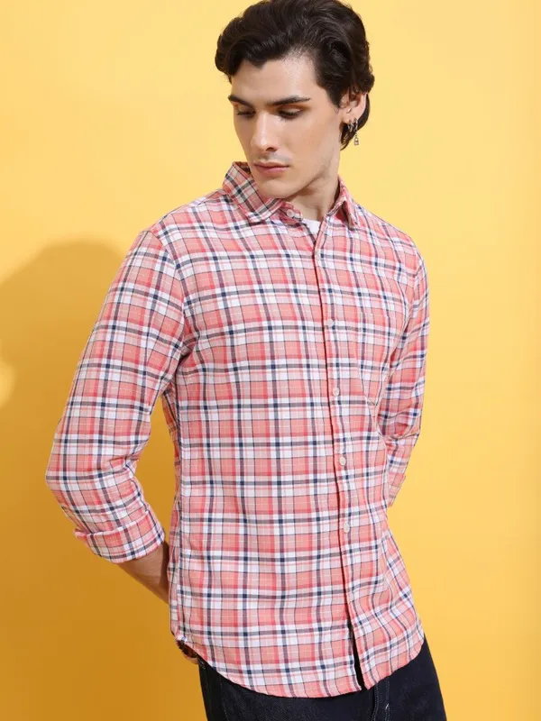  Highlander Men Peach Checked Slim Fit Casual Shirts