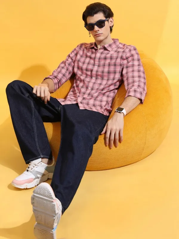  Highlander Men Peach Checked Slim Fit Casual Shirts