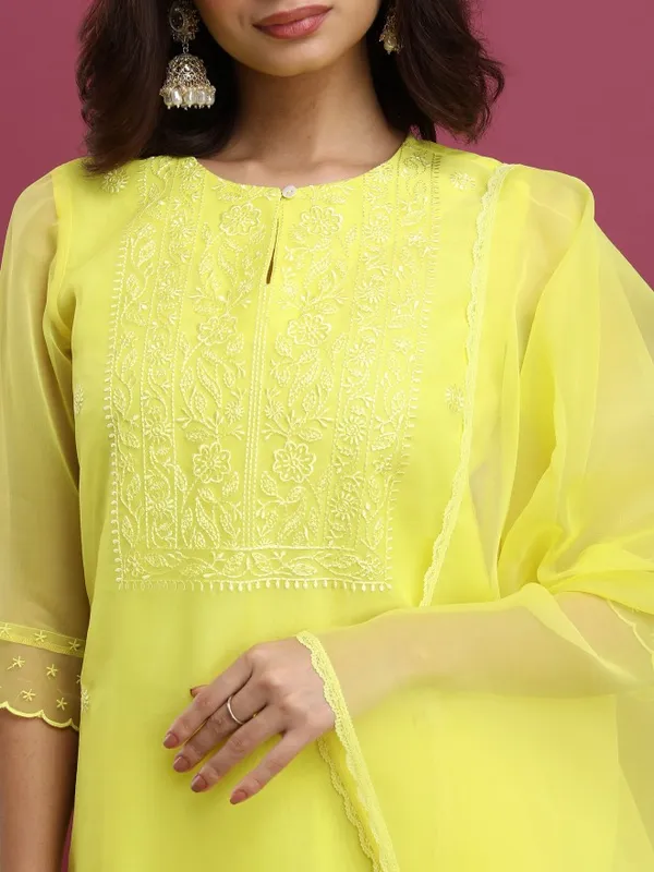  Vishudh  Women Green Solid Kurta Sets
