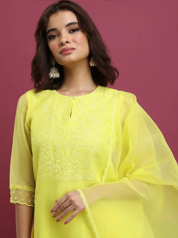  Vishudh  Women Green Solid Kurta Sets