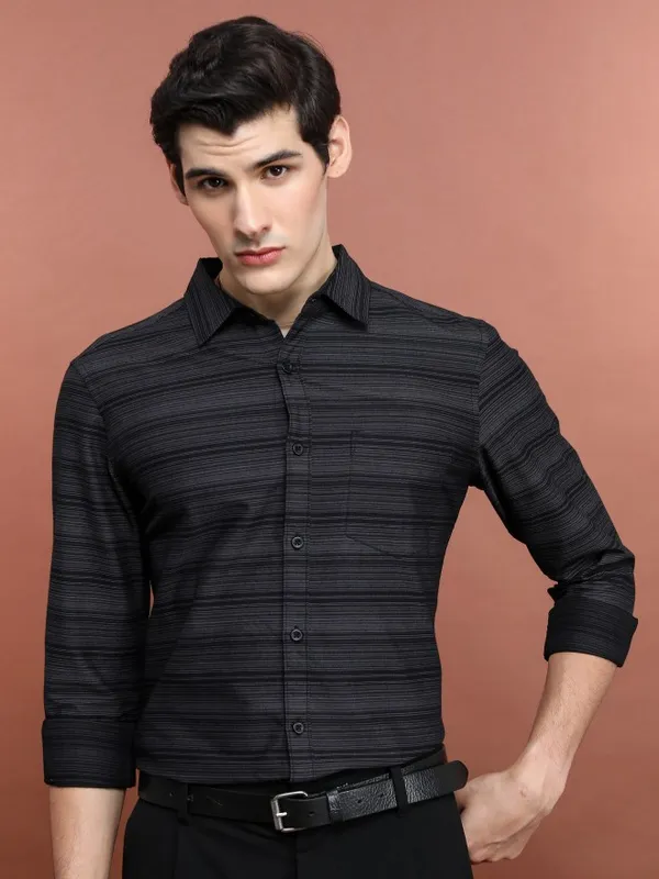  Highlander Men Black Striped Slim Fit Casual Shirts