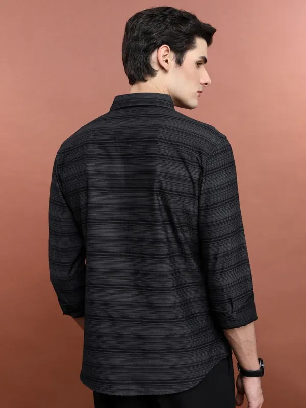  Highlander Men Black Striped Slim Fit Casual Shirts