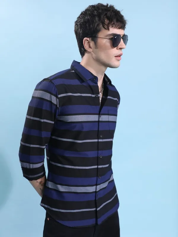  Highlander Men Black Striped Slim Fit Casual Shirts