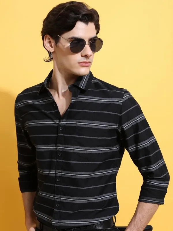  Highlander Men Black Striped Slim Fit Casual Shirts