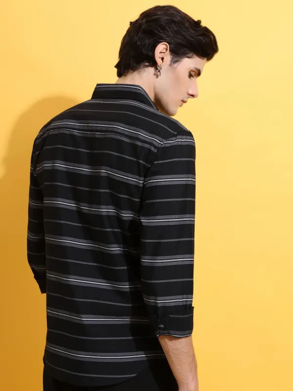  Highlander Men Black Striped Slim Fit Casual Shirts