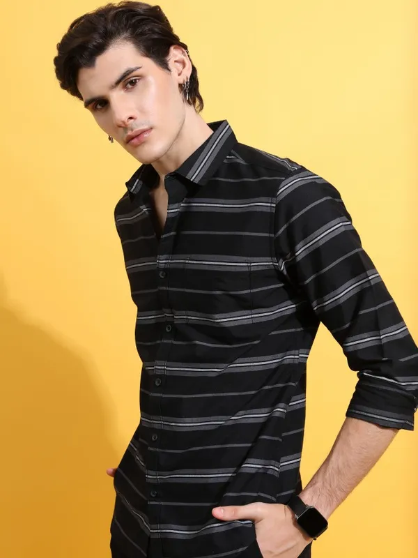 Highlander Men Black Striped Slim Fit Casual Shirts