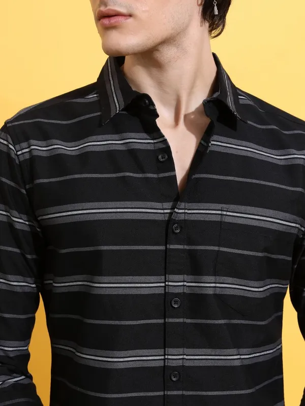  Highlander Men Black Striped Slim Fit Casual Shirts