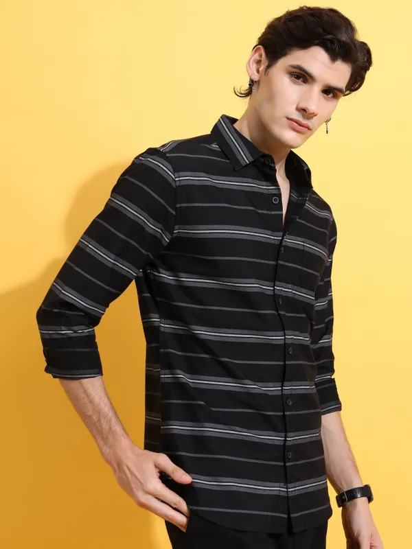  Highlander Men Black Striped Slim Fit Casual Shirts