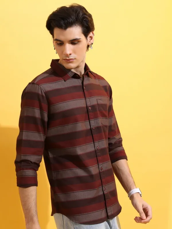  Highlander Men Brown Striped Slim Fit Casual Shirts