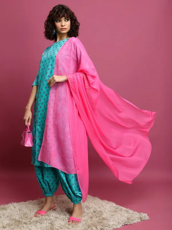  Ketch Women Turquoise Printed Kurta Sets