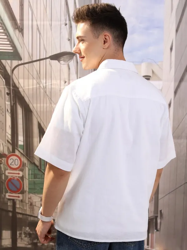  Highlander Men White Solid Oversized Fit Casual Shirts