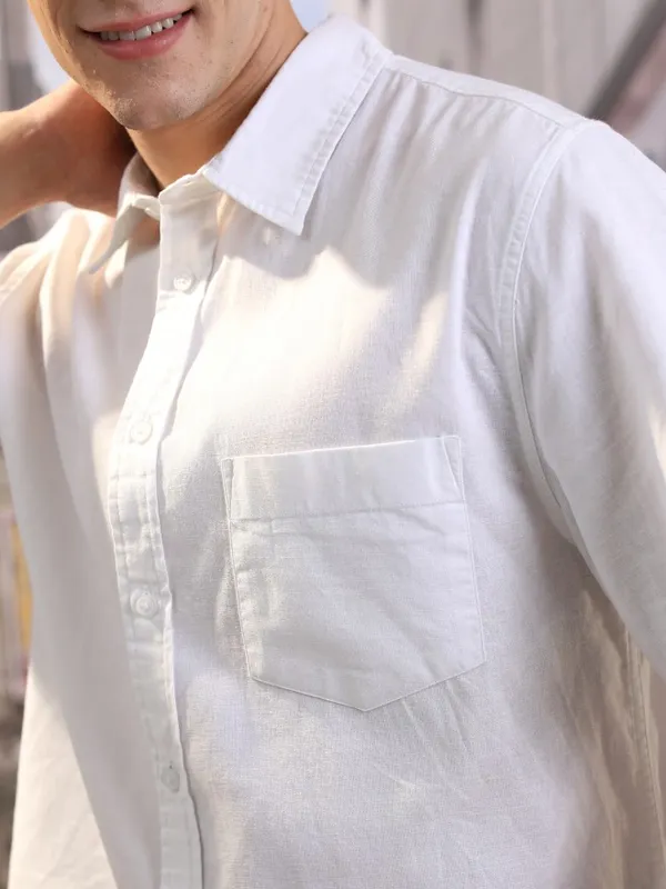  Highlander Men White Solid Oversized Fit Casual Shirts