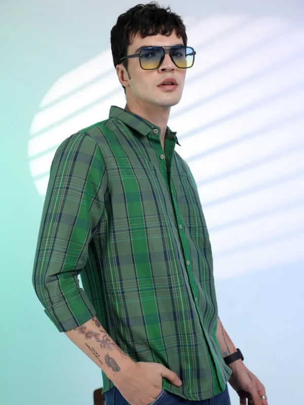  Highlander Men Green Checked Slim Fit Casual Shirts