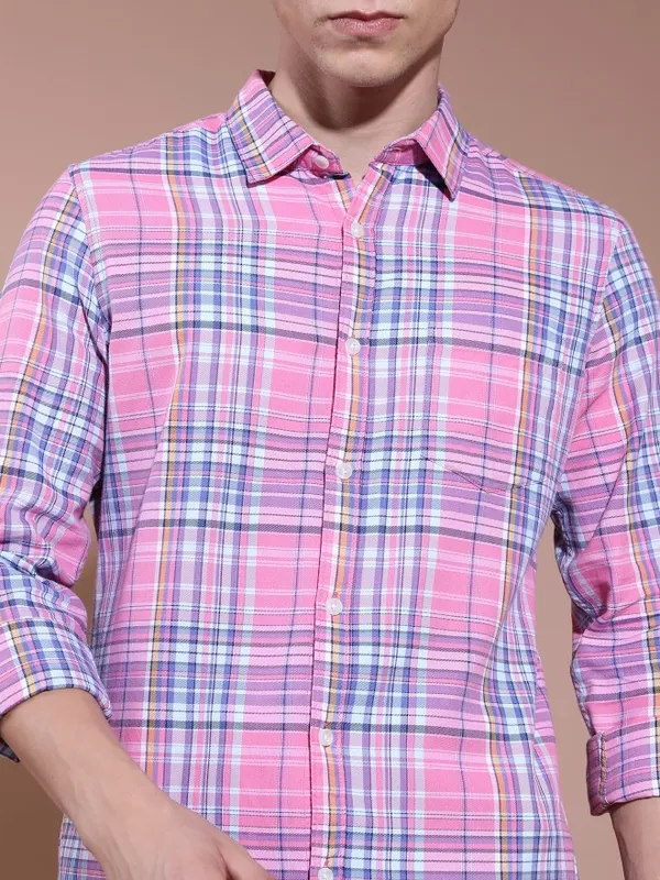  Highlander Men Pink Checked Slim Fit Casual Shirts