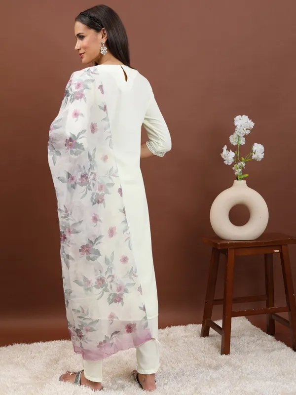 Women Kurta With Trousers & Dupatta