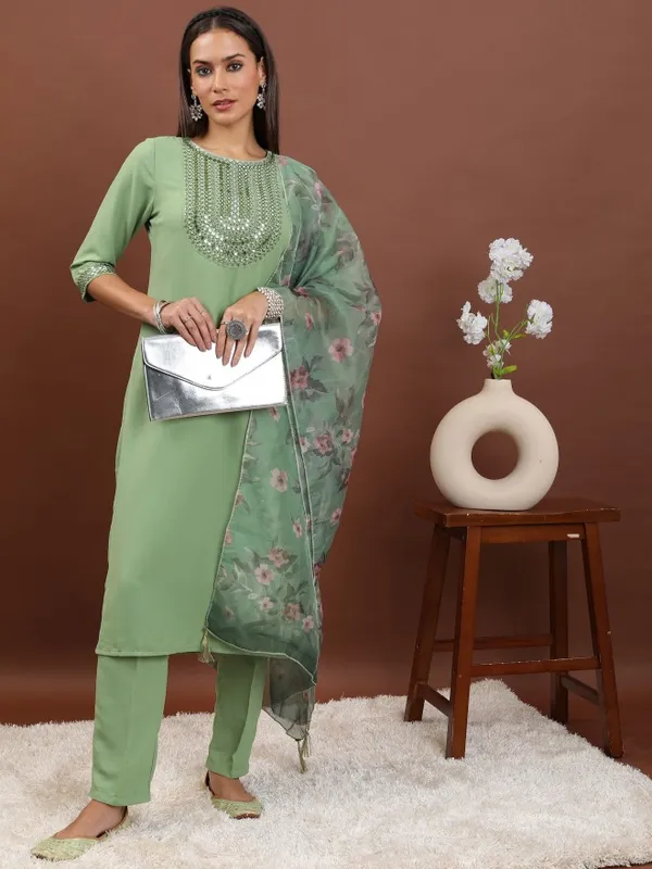  Ketch Women Green Kurta Sets