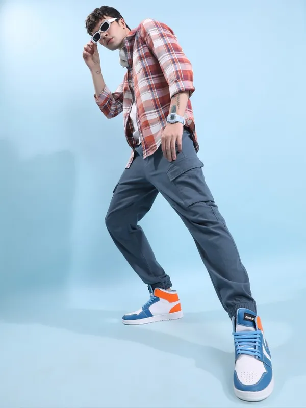  Highlander Men Blue Regular Fit Solid Casual Trousers