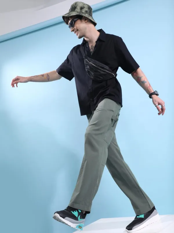  Highlander Men Olive Loose Fit Solid Casual Trousers