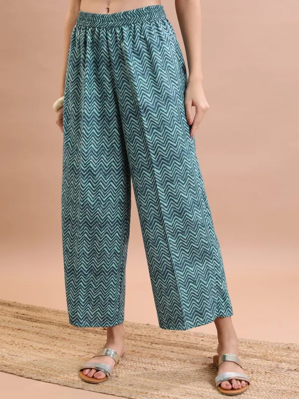  Vishudh Women Teal Printed Kurta Sets