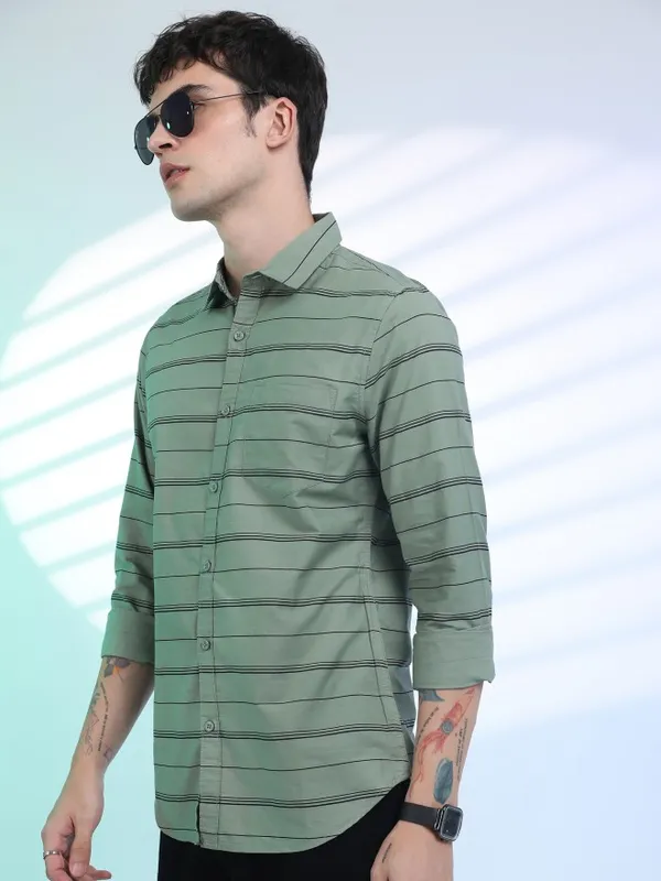  Highlander Men Green Striped Slim Fit Casual Shirts