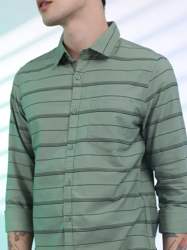  Highlander Men Green Striped Slim Fit Casual Shirts