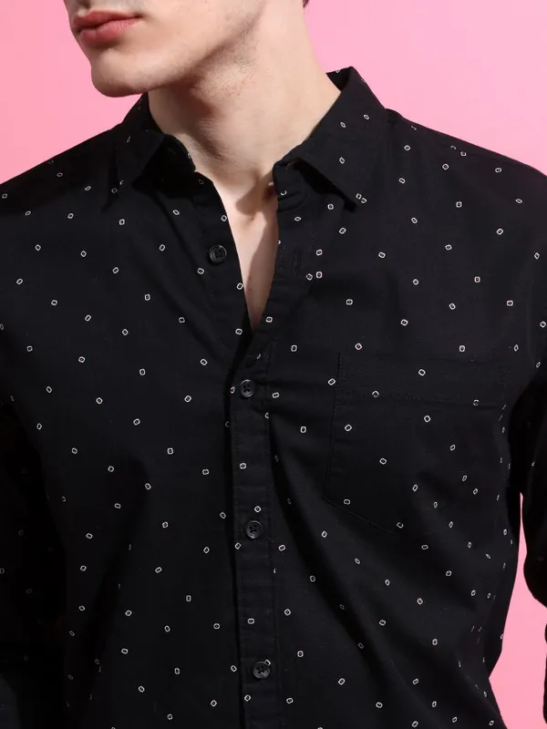  Highlander Men Black Printed Slim Fit Casual Shirts