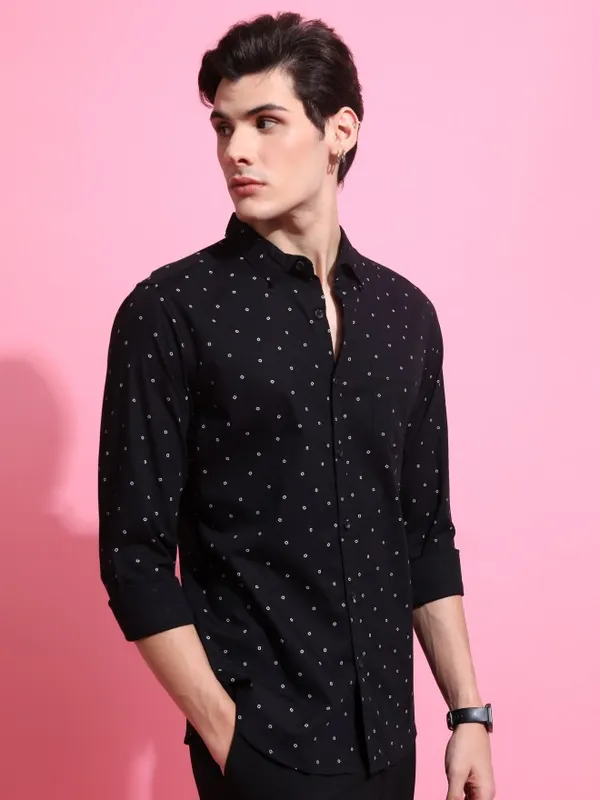  Highlander Men Black Printed Slim Fit Casual Shirts