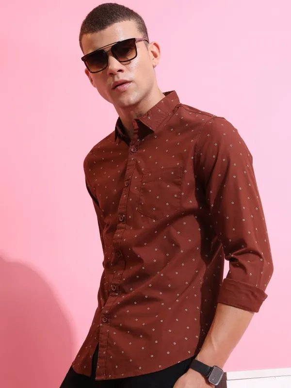  Highlander Men Brown Printed Slim Fit Casual Shirts