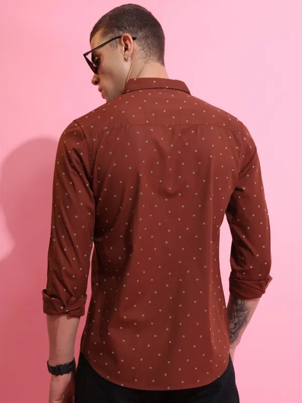  Highlander Men Brown Printed Slim Fit Casual Shirts