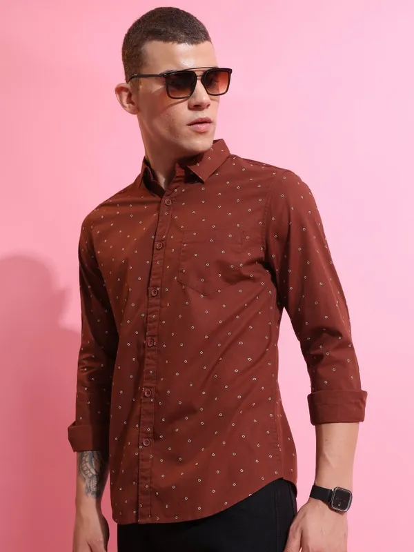  Highlander Men Brown Printed Slim Fit Casual Shirts