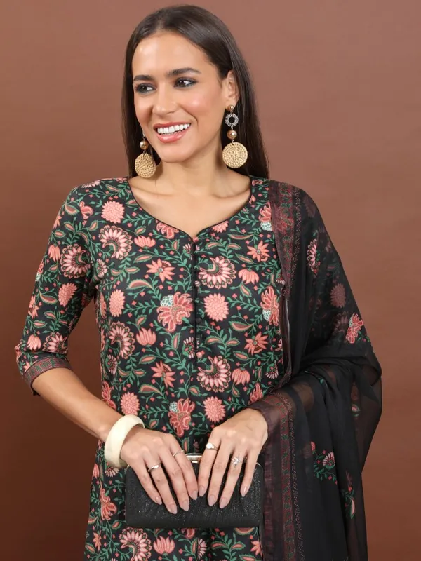  Ketch Women Black Kurta Sets