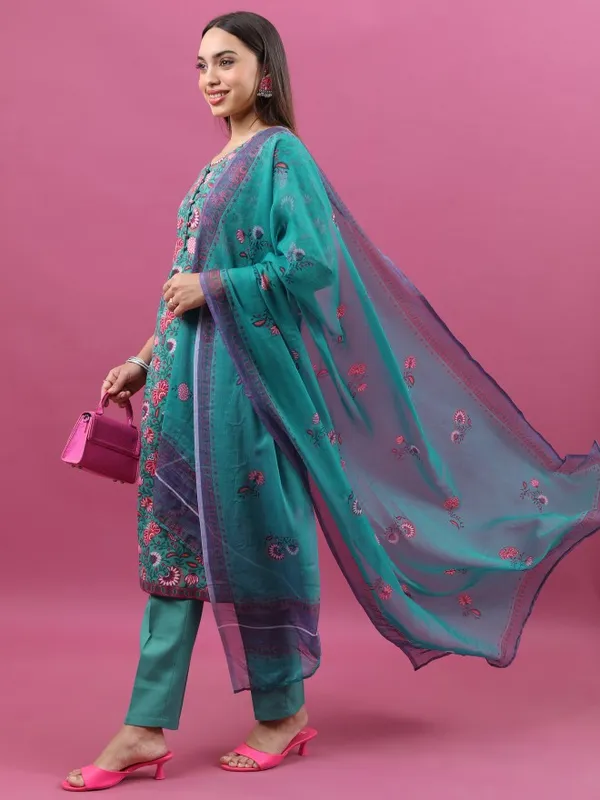 Women Kurta With Trousers & Dupatta