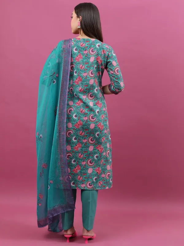 Women Kurta With Trousers & Dupatta