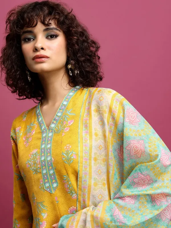 Women Kurta With Dhoti Pant & Dupatta