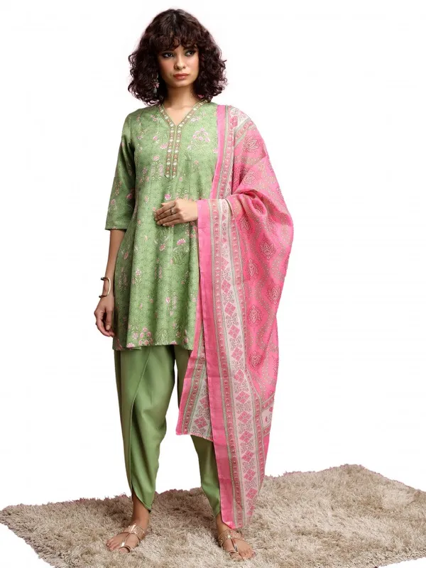  Ketch Women Green Printed Kurta Sets