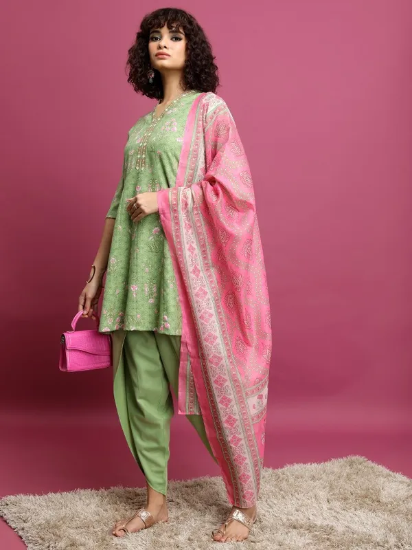  Ketch Women Green Printed Kurta Sets